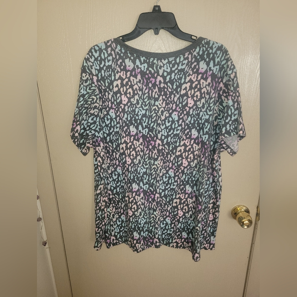Torrid Gray Pastel Cheetah Print Top Womens Size 2xl - Picture 3 of 4